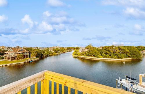 Brigands' Bay House | Compass Rose #286-F