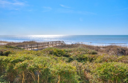 Caswell Beach Condo | Condo ∙ 3 bedrooms ∙ 6 guests
