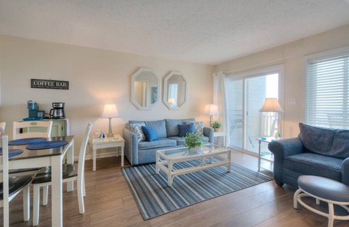 Caswell Beach Condo | Condo ∙ 3 bedrooms ∙ 6 guests