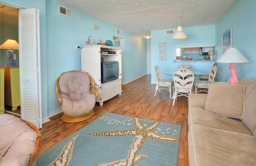 Caswell Beach Condo | Condo ∙ 2 bedrooms ∙ 6 guests