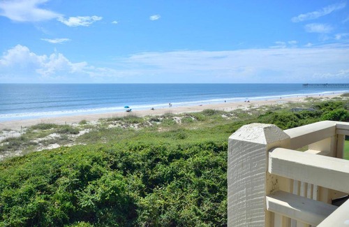Caswell Beach Condo | Condo ∙ 2 bedrooms ∙ 6 guests