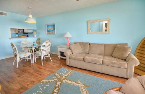 Caswell Beach Condo | Condo ∙ 2 bedrooms ∙ 6 guests