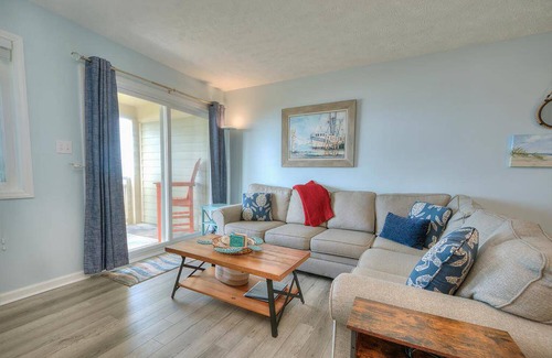 Caswell Beach Condo | Condo ∙ 2 bedrooms ∙ 5 guests