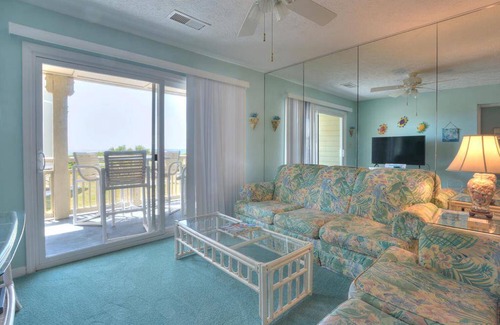 Caswell Beach Condo | Condo ∙ 2 bedrooms ∙ 4 guests