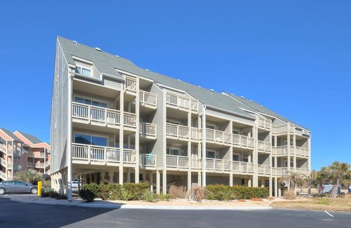 Caswell Beach Condo | Condo ∙ 2 bedrooms ∙ 6 guests