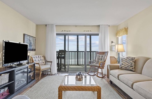 Pine Knoll Shores Condo | Condo ∙ 2 bedrooms ∙ 6 guests