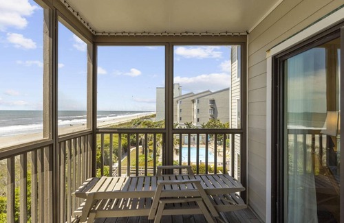 Pine Knoll Shores Condo | Condo ∙ 2 bedrooms ∙ 6 guests