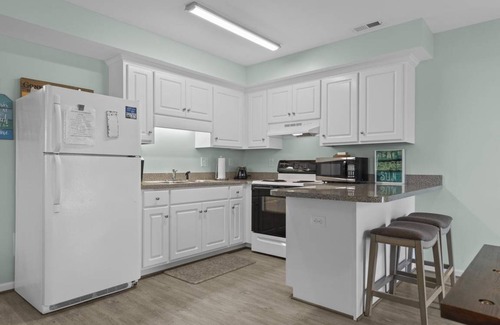 Atlantic Beach Condo | Condo ∙ 2 bedrooms ∙ 6 guests