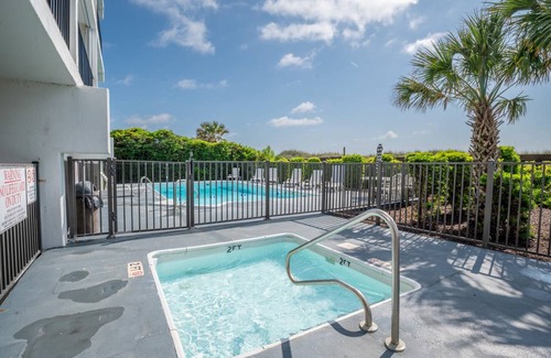 Carolina Beach Condo | Condo ∙ 2 bedrooms ∙ 8 guests