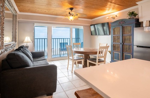 Carolina Beach Condo | Condo ∙ 2 bedrooms ∙ 8 guests
