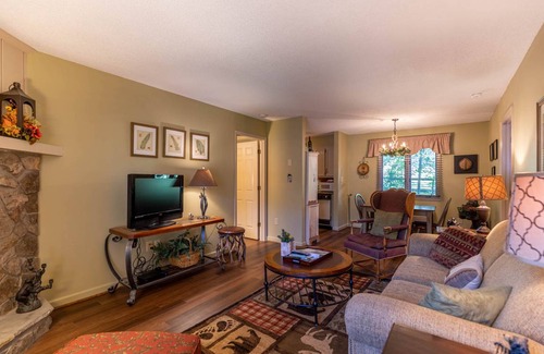 Blowing Rock Condo | Condo ∙ 2 bedrooms ∙ 4 guests
