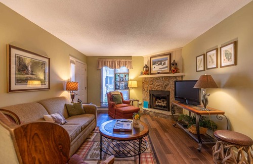 Blowing Rock Condo | Condo ∙ 2 bedrooms ∙ 4 guests