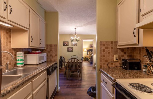 Blowing Rock Condo | Condo ∙ 2 bedrooms ∙ 4 guests