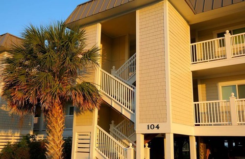 Holden Beach Condo | Condo ∙ 2 bedrooms ∙ 6 guests