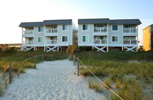 Holden Beach Condo | Condo ∙ 2 bedrooms ∙ 6 guests