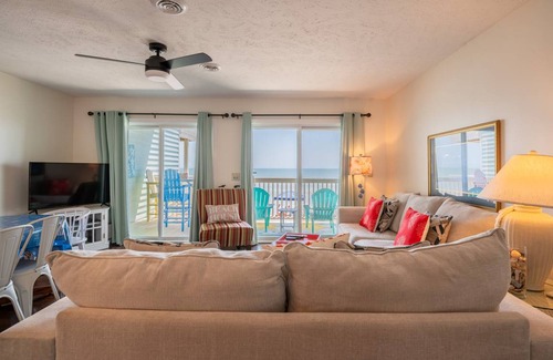 Kure Beach Condo | Condo ∙ 2 bedrooms ∙ 6 guests