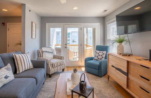 Carolina Beach Condo | Condo ∙ 3 bedrooms ∙ 6 guests