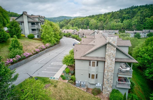 Blowing Rock Condo | Condo ∙ 3 bedrooms ∙ 10 guests