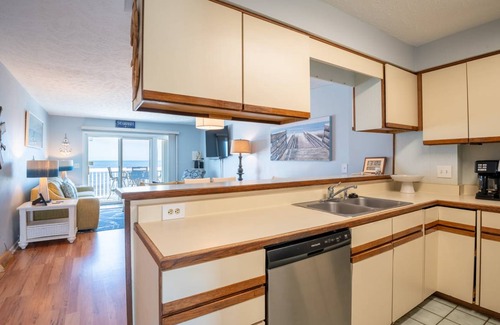 Kure Beach Condo | Condo ∙ 3 bedrooms ∙ 8 guests