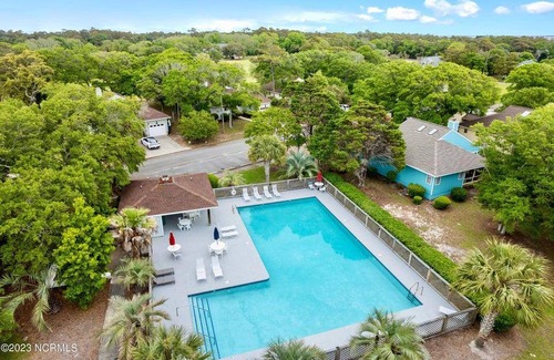 Caswell Beach Condo | Condo ∙ 3 bedrooms ∙ 8 guests