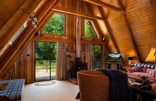 Brevard Cottage | Cottage ∙ 3 bedrooms ∙ 8 guests