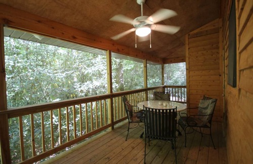 Brevard Cottage | Cottage ∙ 3 bedrooms ∙ 6 guests