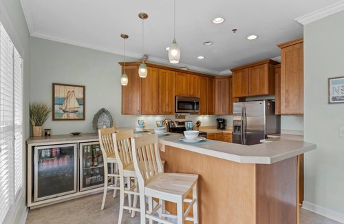 Ocean Isle Beach Condo | CottageVacations4u "MEANT 2B" -pool club- ocean view-200 FT to beach. DOG FRIENDLY.