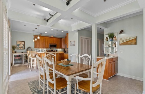 Ocean Isle Beach Condo | CottageVacations4u "MEANT 2B" -pool club- ocean view-200 FT to beach. DOG FRIENDLY.