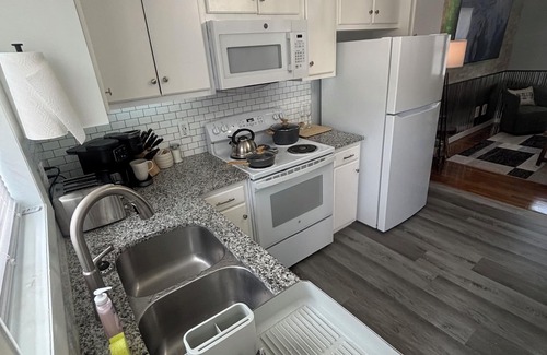Lincolnton House | Cow Patch - Country Styling with Large Parking located in Town, Nintendo, EV