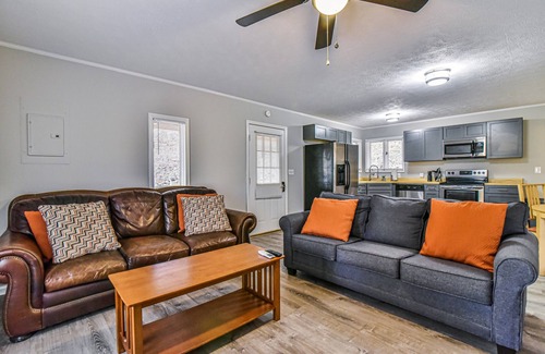 Skyland Apartment | Cozy Mtn. Getaway in South Asheville