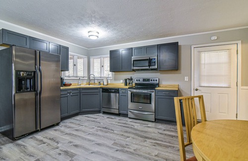 Skyland Apartment | Cozy Mtn. Getaway in South Asheville