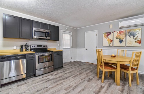 Skyland Apartment | Cozy Mtn. Getaway in South Asheville
