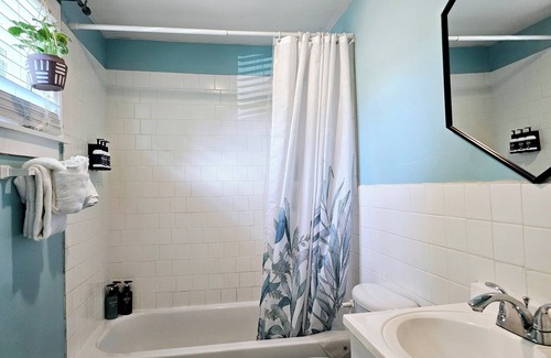 Villa Heights House | Cozy NoDa Stay Near Uptown