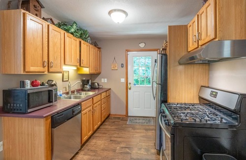 Bryson City Cabin | Customer Appreciation Year! See Discount information in Ad