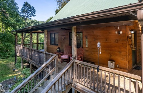 Bryson City Cabin | Customer Appreciation Year! See Discount information in Ad