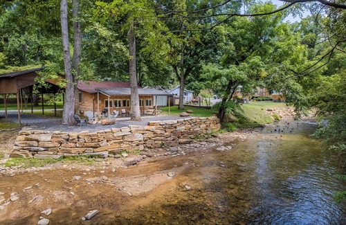 Bryson City Cabin | Customer Appreciation Year! See Discount information in Ad