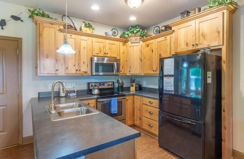 Sylva Cabin | Customer Appreciation Year! See Discount information in Ad
