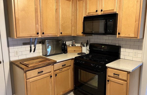 Villa Heights House | Cute Home Close To Light Rail, Breweries & More - Sleeps Six!