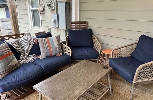 Villa Heights House | Cute Home Close To Light Rail, Breweries & More - Sleeps Six!