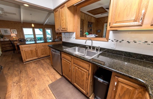 Duck House | D0272 Breakaway. Sanderling, Oceanfront, PETS OK, WiFi!