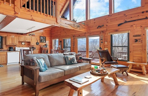 Waynesville Cabin | Deer Ridge - 3 BR, 3 BA, Hot Tub, Firepit