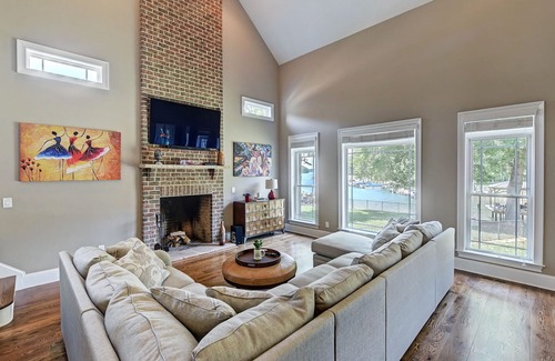 Huntersville House | Dock Holiday | New Dock | Sleeps 11 | 5 beds 3.5 baths