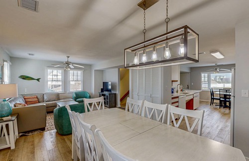 Buxton House | Dog-friendly townhouse w/shared pool, AC, private W/D, WiFi - ocean view