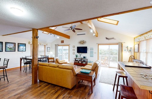 Avon House | Dog-Friendly Waterfront Home w/Free WiFi, Private Hot Tub, W/D, & Shared Pool