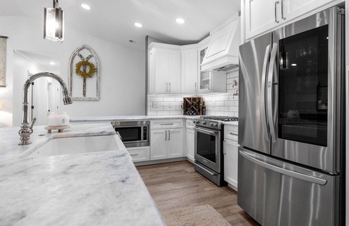 Cornelius House | Drift Away - A Luxurious Waterfront Ranch Home