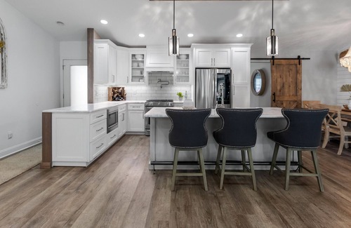 Cornelius House | Drift Away - A Luxurious Waterfront Ranch Home