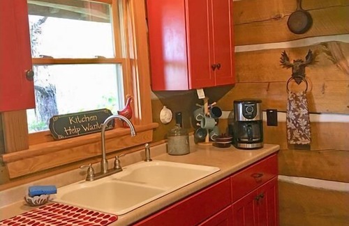 Sheepback Mountain Estates Cabin | Enjoy a slice of heaven from Treetop Cabin; majestic views, private, cozy, hot tub, AC.