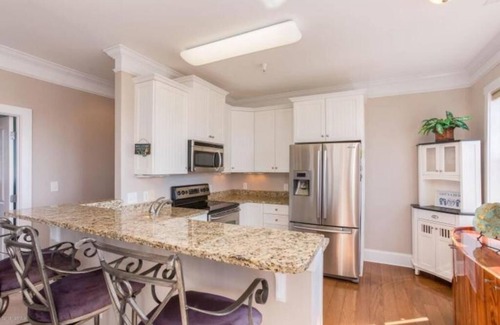 North Carolina Coast Condo | Fabulous Ocean Views-Elevator-3 BR 3 BA Entire Top floor!