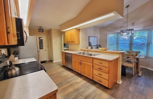 Waynesville House | Fairway Mountain Retreat 3 BR 4 BA, epic views for sunsets | spacious