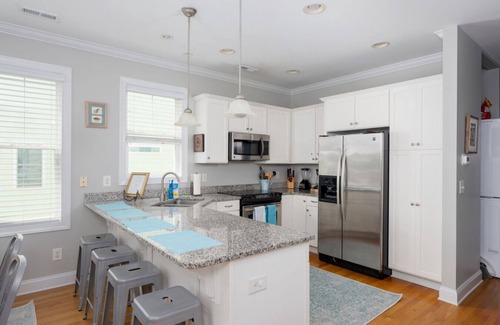 Wilmington Beach House | Family Ocean-View Retreat 4BR/3BA, Like Home!